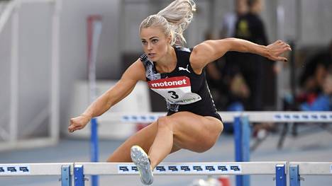 Lotta Harala naisten 100 metrin aidoissa yleisurheilun Motonet GP -kisassa Espoossa elokuussa 2020.