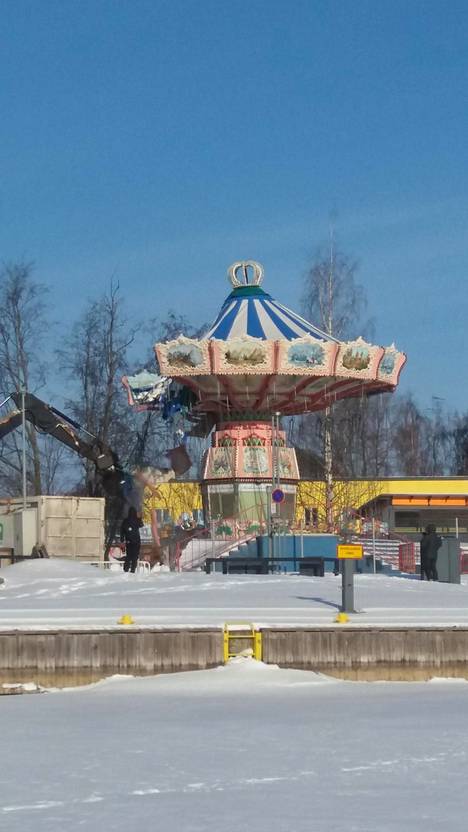 Särkänniemen suosikkilaite katosi yllättäen huvipuiston paraatipaikalta –  somessa kiehutaan kiukusta: ”Ei voi olla totta!” - Matkat - Ilta-Sanomat