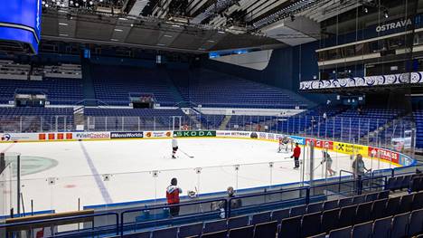 Ostravar-areena on 1980-luvulla rakennettu perinteinen jäähalli. Komea videokuutia hallista silti löytyy.