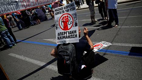 Kreikassa oli 24 tunnin yleislakki myös tämän vuoden toukokuun lopussa. Silloin lakkoiltiin talouden kiristystoimia vastaan.