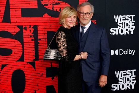 Näyttelijä Kate Capshaw’n ja ohjaaja Steven Spielbergin liitto on kestänyt. Aviopari osallistui joulukuussa Los Angelesissa Spielbergin uuden West Side Story -musikaalin ensi-iltaan.