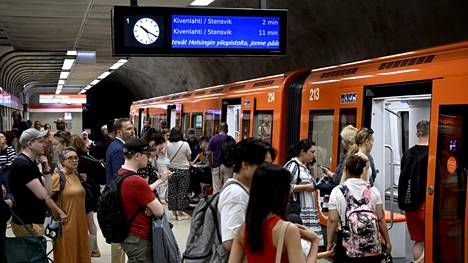 Kesällä Helsingin metro kulkee vain Helsingin yliopiston ja Itä-Helsingin sekä Kampin ja Kivenlahden väleillä. 