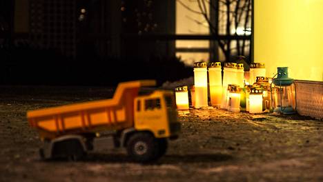 Henkirikos tapahtui myöhään jouluaattoiltana Helsingin Arabianrannassa sijaitsevassa yksityisasunnossa. Talon pihalla paloi tapaninpäivänä useita kynttilöitä, jotka oli sytytetty ekaluokkalaisen pojan muistoksi.