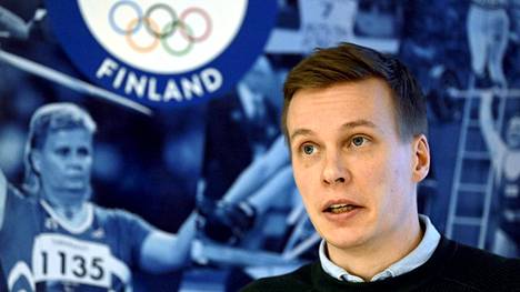 Suomen olympiakomitean huippu-urheiluyksikön johtajan Matti Heikkisen lapset harrastavat hiihtoa.