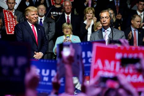 Nigel Farage tuki Trumpia jo tämän vuoden 2016 voitokkaan presidentinvaalikampanjan aikaan. Kuva Mississippin Jacksonissa elokuussa 2016 järjestetystä lehdistötilaisuudesta.