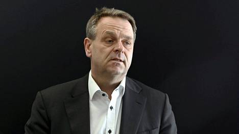 Olympiakomitean puheenjohtaja Jan Vapaavuori ei kannattanut Sulkapalloliiton ehdotusta.