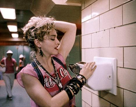 Madonnakin nautti runsaista koruista 80-luvulla.