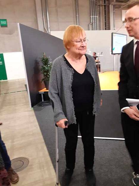 Presidentti Tarja Halonen esiintyi Helsingin Kirjamessuilla perjantaina.