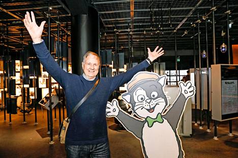 Pekka Töpöhäntä -sarjakuvia piirtänyt Börje Nilsson vieraili huhtikuussa Päivälehden museon näyttelyssä.
