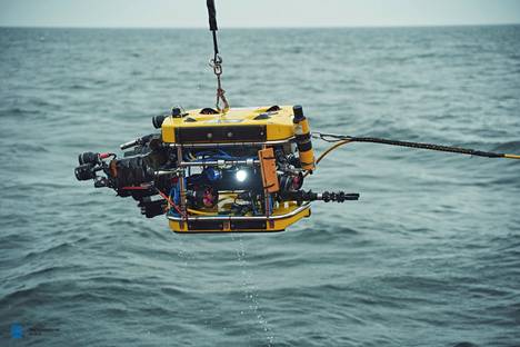 Estonian hylkyä tutkittiin kesäkuussa kameroilla varustetun sukellusrobotin avulla.