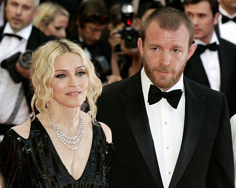 Madonna ja Guy Ritchie olivat naimisissa kahdeksan vuoden ajan. Kuva on vuodelta 2000.