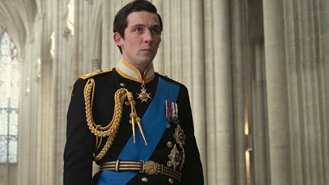 Josh O’Connor näyttelee Walesin prinssi Charlesia The Crownin kolmannella ja neljännellä tuotantokaudella. 
