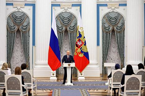 Vladimir Putin puhui naistenpäivänä Moskovassa.