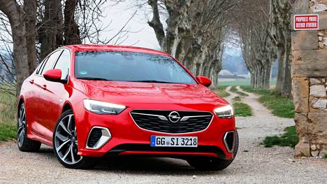 Opel paljasti Ranskassa maaliskuussa, että Insignian jälkeen Corsasta tulee GSi-versio.