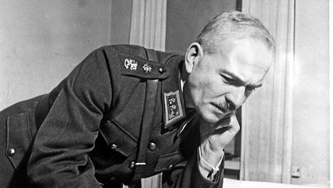 Kenraali Karl Lennart Oesch pysäytti puna-armeijan Tali-Ihantalassa 1944 -  Kotimaa - Ilta-Sanomat