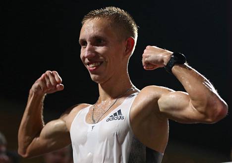 Venäläinen kävelijä Vasili Mizinov voitti puolueettoamana urheilujana hopeaa yleisurheilun MM-kisoissa vuonna 2019.