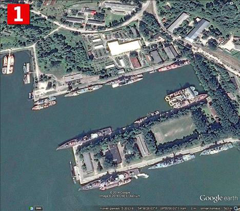 1. Kaliningrad (kuva elokuu 2014): Rautalan mukaan kuvista näkyy, että Kaliningradin laivastotukikohdan toiminta on "hyvin aktiivista". Kuvista pystyy tunnistamaan yli 20 erikokoista sotalaivaa.