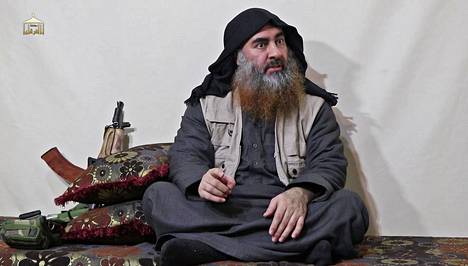 Isis-johtaja Abu Bakr al-Baghdadi propagandavideolla viime huhtikuussa.