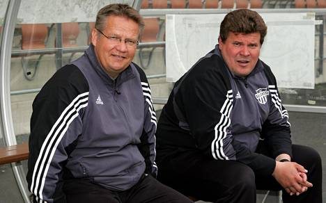 Ari Tiittanen (vas.) ja Markku Palmroos AC Allianssin peräsimessä vuonna 2005.
