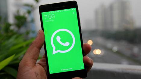 WhatsApp tuo pikaviestimeensä 7 päivän kuluttua lähettämisestä tuhoutuvat viestit. Niiden poistumiseen ei kuitenkaan kannata luottaa.