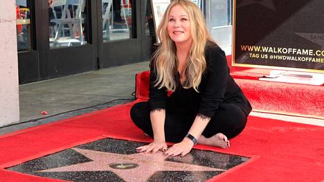 Christina Applegate sai tähden Hollywoodin Walk of Famelle marraskuussa 2022.