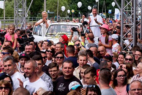 Oma Fiat Tom Hanksille -kampanja huipentui auton paljastamiseen Puolan eteläosassa sijaitsevassa Bielso-Bialassa.