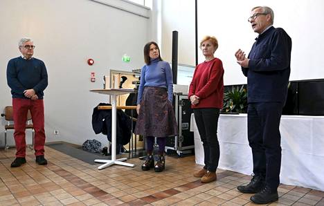 Oikeus arvokkaaseen kuolemaan -yhdistyksen kampanjan avauksessa tammikuussa Terhokodin entinen johtaja Juha Hänninen, kirjailija Rosa Liksom, kirjailija Minna Lindgren ja taloustieteilijä Sixten Korkman.