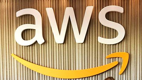 Amazon Web Services on maailman suurin pilvipalveluiden eli palvelimilla toteutettavien nettipalveluiden tuottaja. 