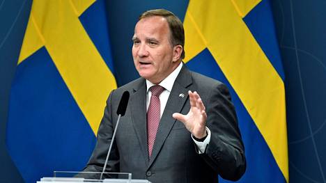 Pääministeri Stefan Löfven puhui medialle 17. kesäkuuta 2021.
