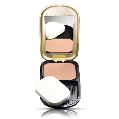 Max Factor Facefinity Compact -meikkipuuterilla saa sudittua kasvoille meikkivoiteen peittävyyttä puuterimaisessa muodossa, 17,90 € / 9 g.
