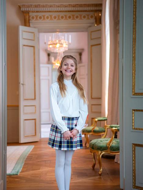 Prinsessa Estelle 9-vuotiskuvassaan helmikuussa 2021.