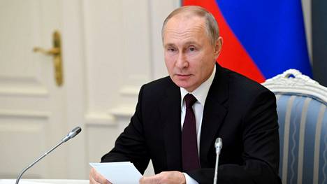 Vladimir Putin kirjoittaa Venäjästä ja Ukrainasta pitkälti Kremlin sivuilla julkaistussa tekstissä.