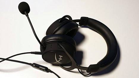 HyperX Cloud MIXin mikrofoni ja äänipiuha irtoavat, jolloin headset muuttuu bluetooth-kuulokkeiksi.