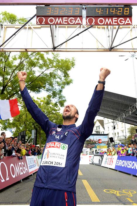 Ranskalainen Yohann Diniz tuuletti 50 kilometrin maailmanennätystä 3.32.33 Zürichin EM-kisoissa 2014.
