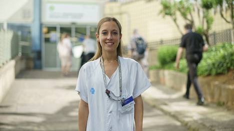 Sairaanhoitaja Paloma Sánchez työskentelee Barcelonan suurimmassa sairaalassa. 