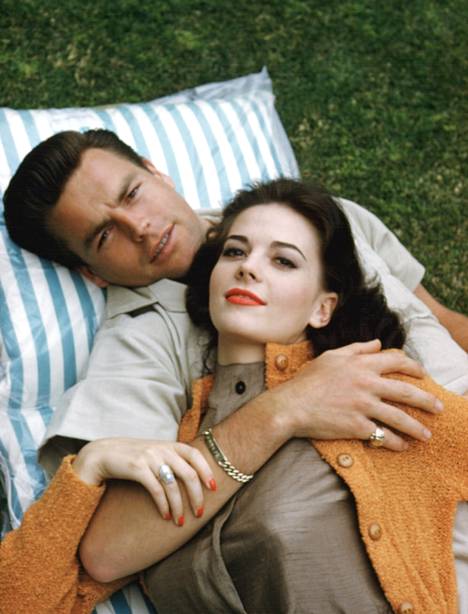 Robert Wagner ja Natalie Wood poseerasivat rakastuneina 60-luvulla.