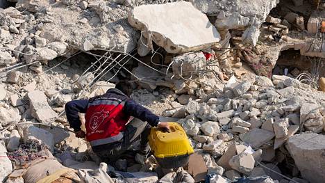 Maanjäristys aiheutti suurta tuhoa Turkin lisäksi myös Syyriassa. Luoteis-Syyrian puolella on kuollut tiistaihin mennessä kaikkiaan yli 4 500 ihmistä.
