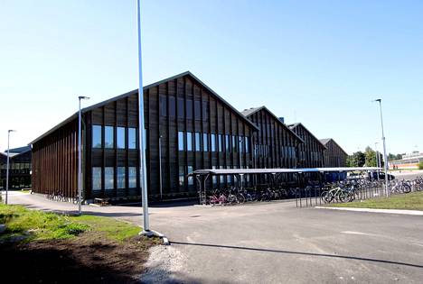 Mansikkalan koulukeskus Imatralla 19. elokuuta 2020. Syyslukukaudella 2020 käyttöön otettu koulukeskus oli valmistuessaan Suomen suurin kokonaan puurakenteinen koulu.