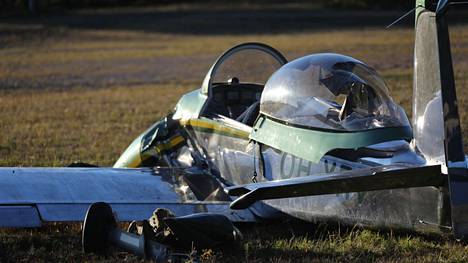 Expe­ri­men­tal-len­to­ko­ne syök­syi maa­han ker­taus­kou­lu­len­non maa­liin­las­kun yh­tey­des­sä.