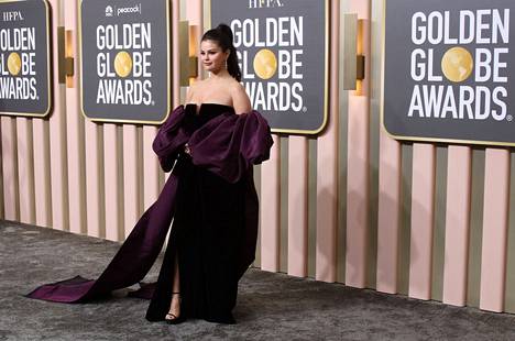 Selena Gomez on saanut ilkeitä kommentteja muuttuneesta ulkomuodostaan. Tähti ei nykyään jaksa välittää kehoonsa kohdistuvista ilkeilyistä, sillä hänelle tärkeämpää on huolehtia terveydestään.