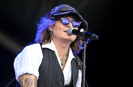 Johnny Depp esiintyi Jeff Beckin kiertuekokoonpanon kanssa Helsingissä 19. kesäkuuta ja Tampereella 20. kesäkuuta.