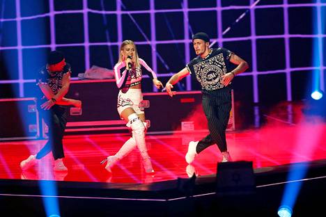 Valko-Venäjää edusti Zena kappaleella Like It.