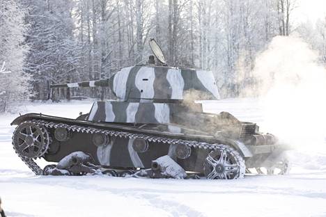 T-26-panssarivaunut olivat kuvauksissa lainassa Panssarimuseolta. 