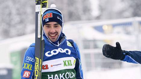 Ristomatti Hakolan poissaolo hiihtomaajoukkueen olympialennolta herättää kysymyksiä.