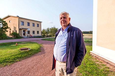 Björn Rönnlöf nauttii elämästä Sottungassa, vaikka kunnanvaltuustossa on rankkaa. – En muuttaisi enää koskaan pois täältä.