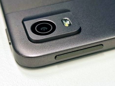 Tabletin kamera on vaatimaton, mutta toteutettu tyylikkäästi. 