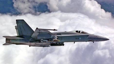 Näin Hornetit toimivat, jos Suomen ilmatilaan lentää vieras sotilaskone -  Kotimaa - Ilta-Sanomat