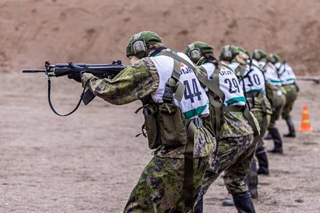 Kovatasoinen joukko naisia haki erikoisjoukkoihin – ”Voi sanoa, että  melkoista potentiaalia” - Kotimaa - Ilta-Sanomat