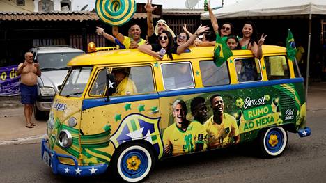 Brasilian kannattajat ottivat ilon irti maansa pääkaupungissa, kun heidän suosikkinsa pelasivat Serbiaa vastaan. 
