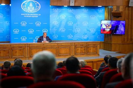 Venäjän ulkoministeriö on antanut julkisuuteen tämän valokuvan 19. syyskuuta järjestetystä tapaamisesta, johon Sergei Lavrov oli kutsunut suurlähettiläitä.
